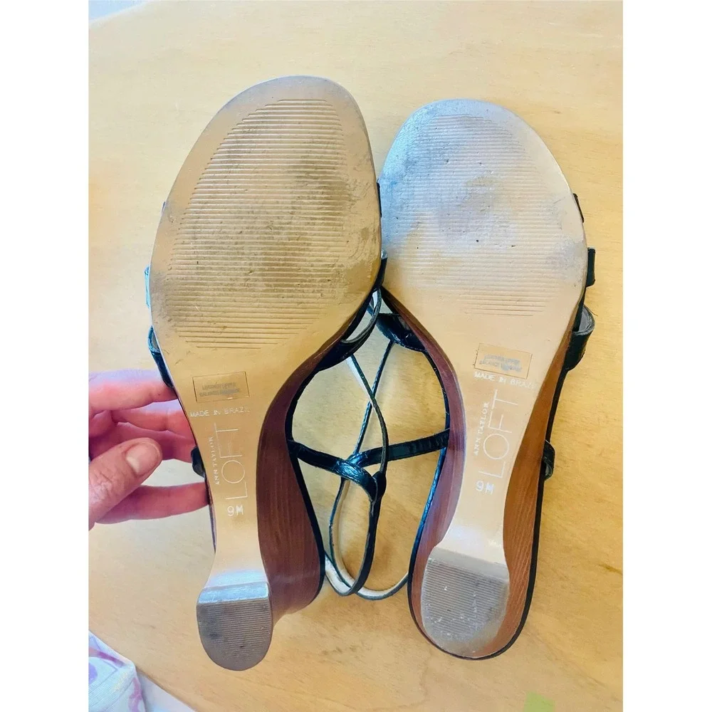 Ann Taylor LOFT Black Croc Embossed Leather Wooden Wedge Sandals Womens 9M
